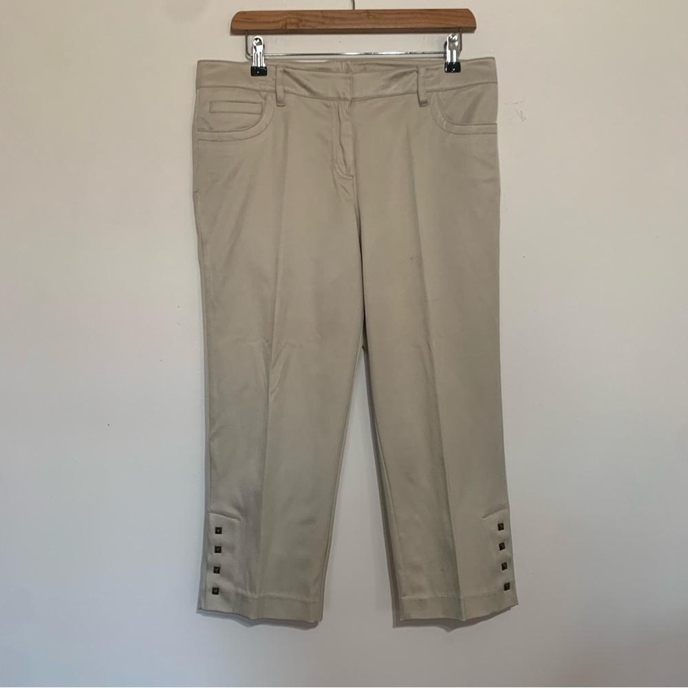 New Directions women's beige pull-on capri pants stud on the pants Size 10
